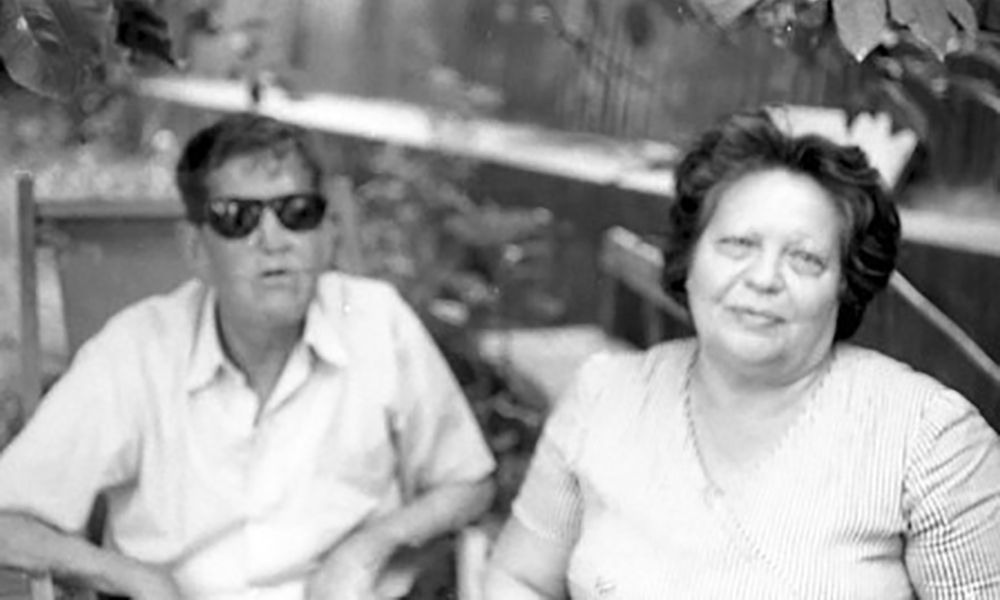 Epameinondas Remoundakis and his wife Tasia at the Anti-leper Station of Athens.jpg
