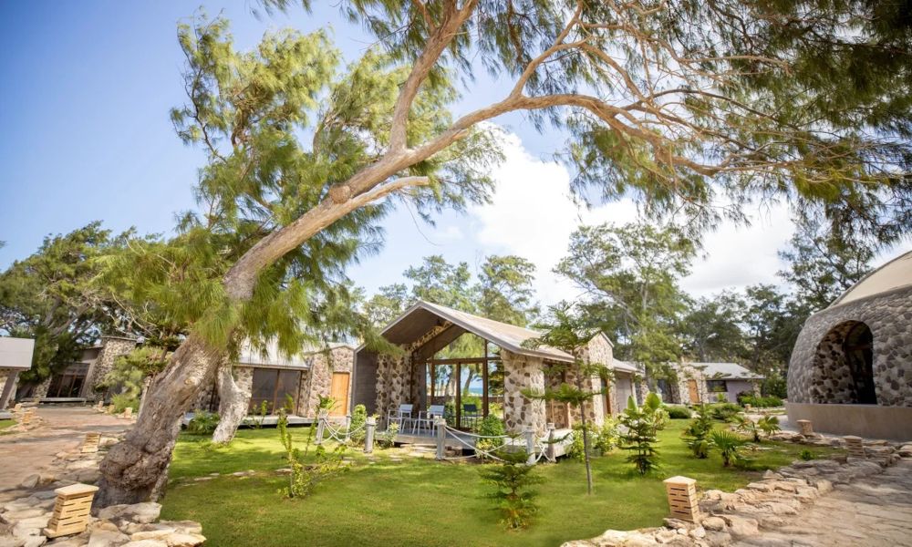 RMA_Bungalow_Exterior_02.jpg