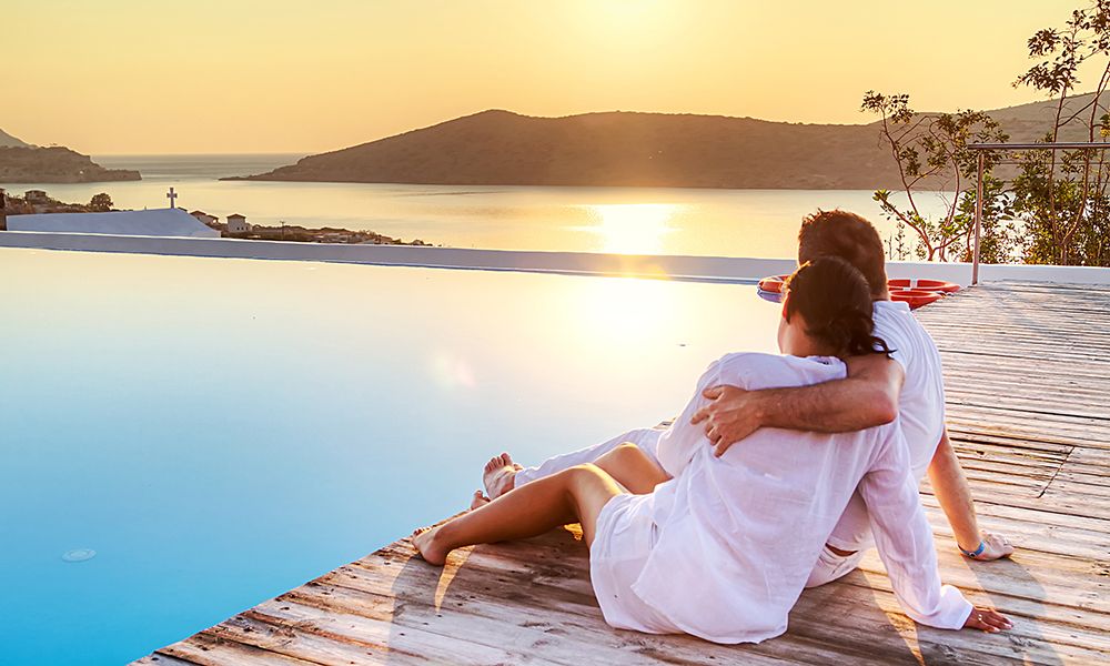 greece_romantic-couple.jpg