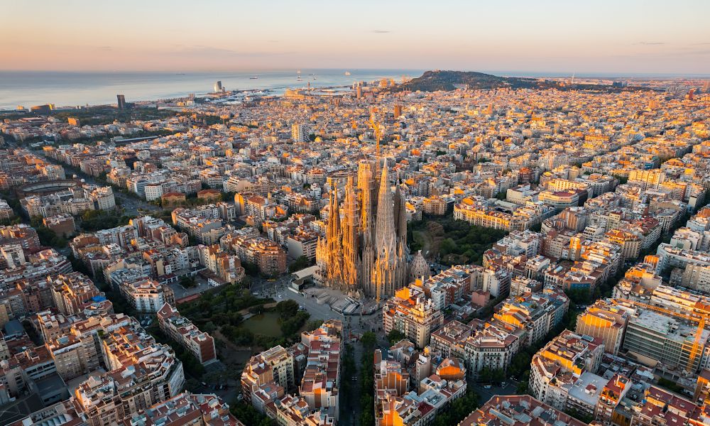 spain_barcelona_Sagrada Familia_Eixample district.jpg